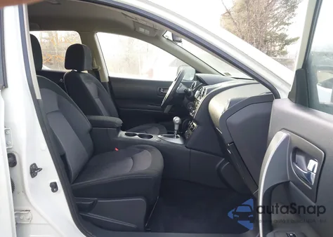 2013 Nissan Rogue Sv z USA, uszkodzony, nr VIN JN8AS5MV6DW646863